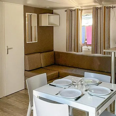 Stunning Stacaravan In Sete Campeggio 4*