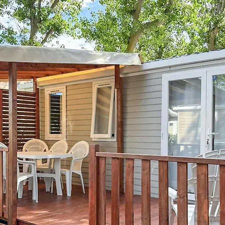 Cozy Stacaravan In Sete 4*