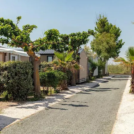 Cozy Stacaravan In Sete Meze